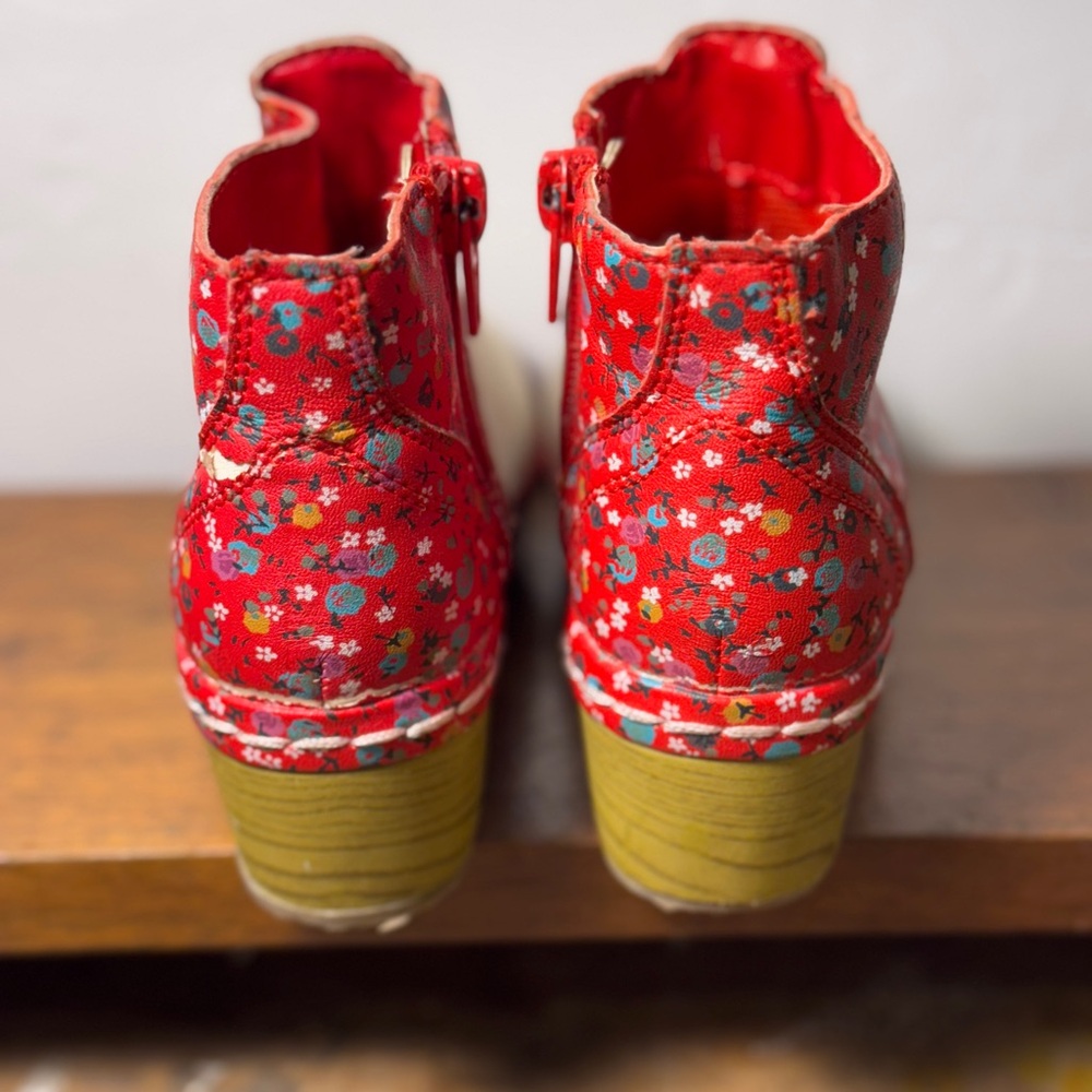 Oshkosh Genuine Kids Target Red and white Boots flowers girls size 8 - Picture 4 of 11